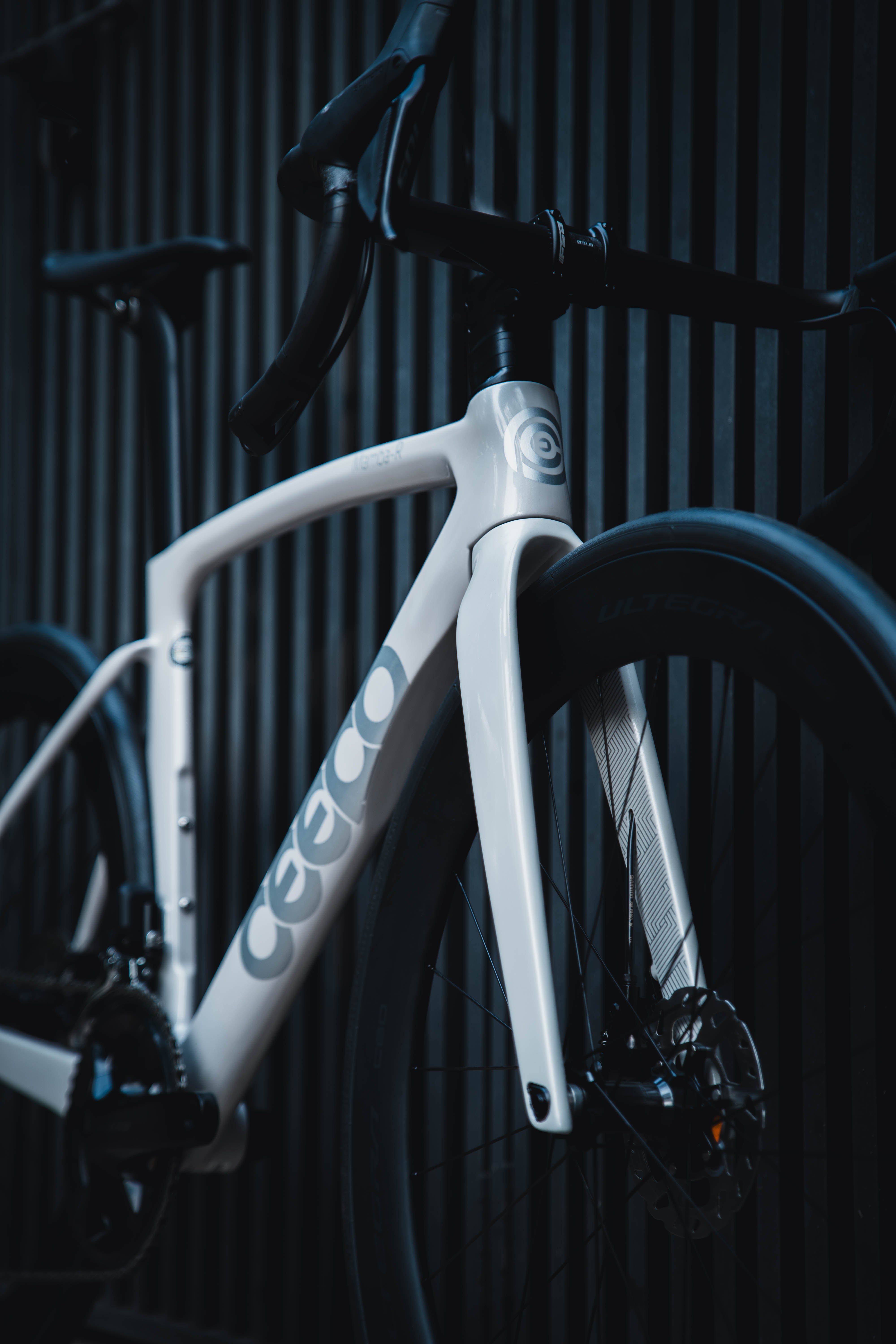 Ceepo Mamba R - White Knight (Frame + Fork + Seatpost
