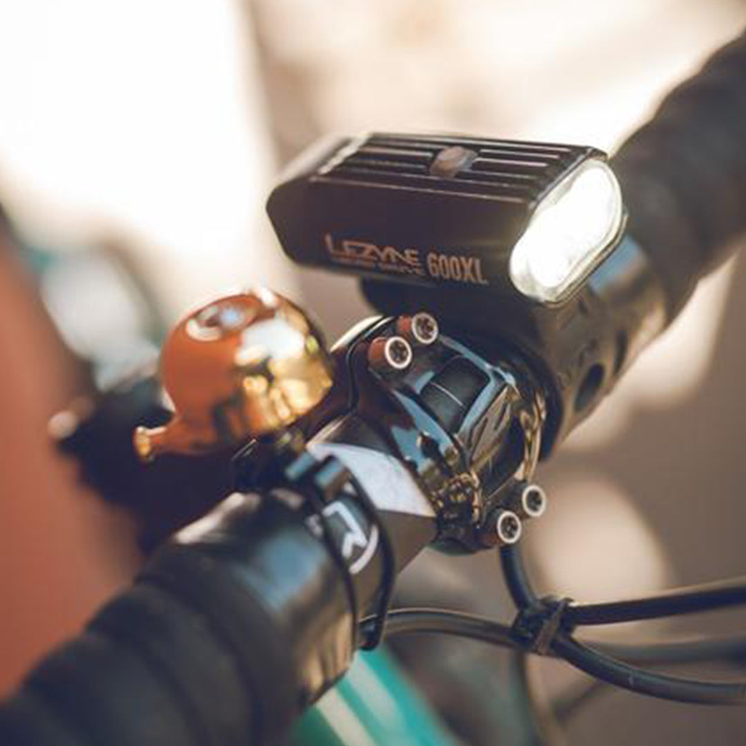 アクセサリー LEZYNE MICRO DRIVE 600XL + STRIP ALERT LEZYNE MICRO DRIVE 600XL / STRIP PAIR | LED BIKE LIGHT SET